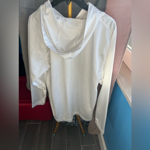 White Men’s basketball pullover, medium, like new - Picture 5 of 5